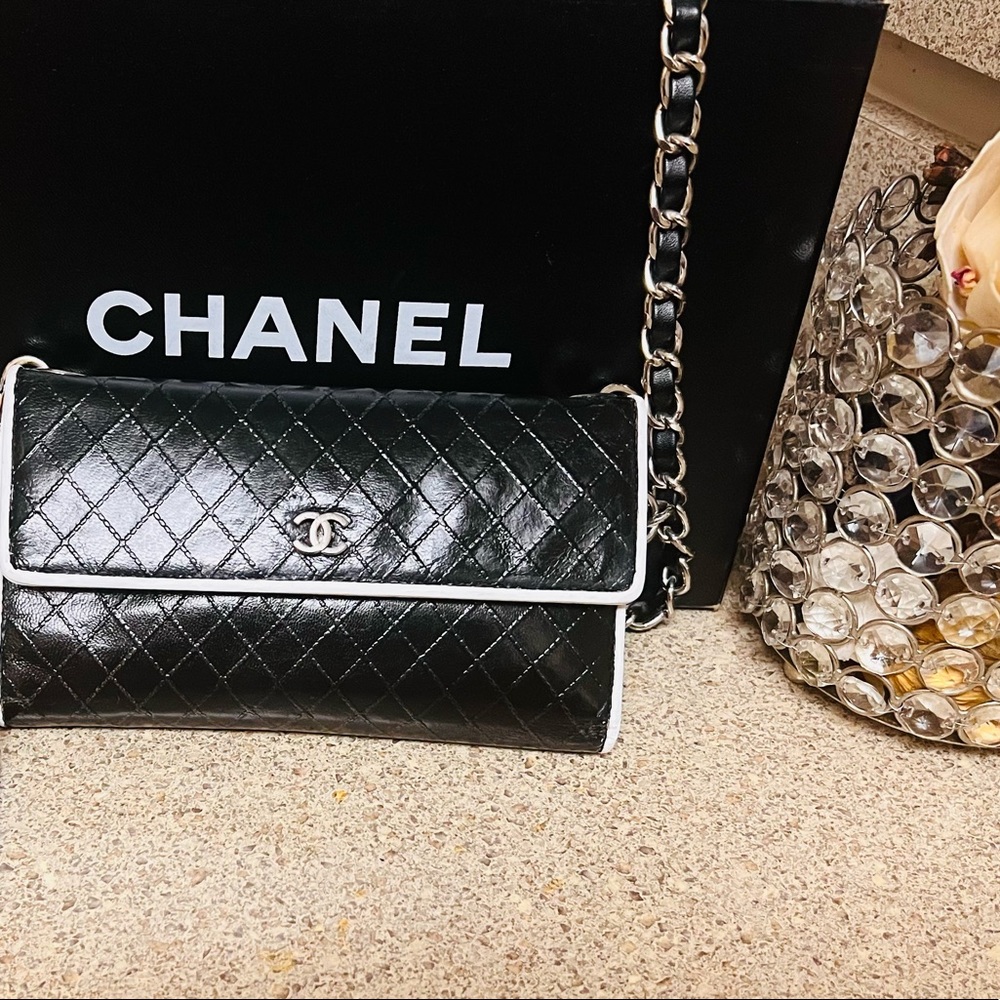 Chanel Crossbody wallet